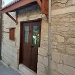 Gospodarstwo wiejskie John' S House In Omodos Limassol