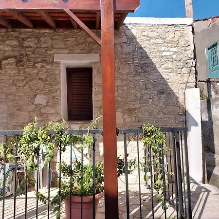 Country house John' S House In Omodos Limassol