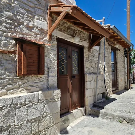 John' S House In Omodos Country house *