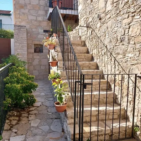 John' S House In Omodos *