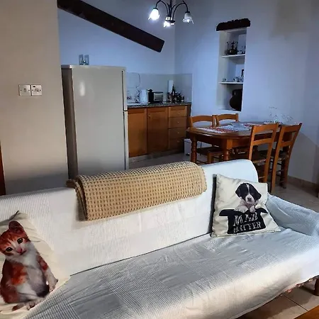 Landhaus John' S House In Omodos *