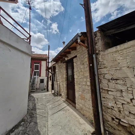 John' S House In Omodos Landhaus