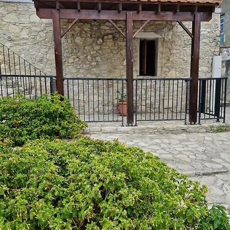 John' S House In Omodos * Омодос