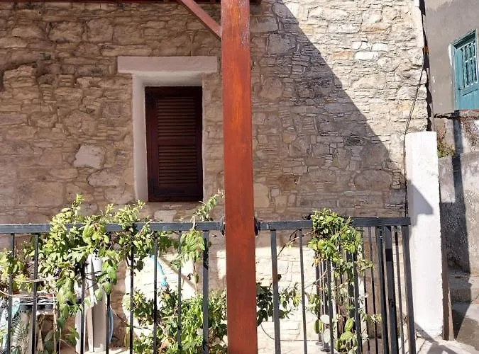 Lantställe John' S House In Omodos Limassol